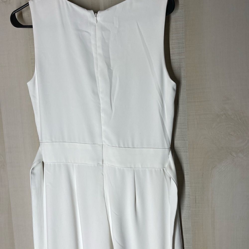 CeCe white sleeveless pants romper v neck, size 2 - Picture 9 of 16